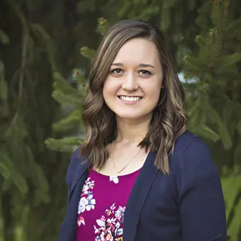 Julie Warner's Headshot